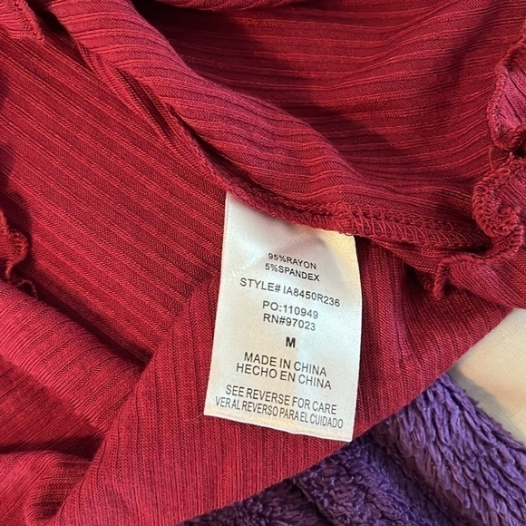 NWT Rebellious One Maroon Long Sleeve Mock Neck Top Size Medium - Picture 8 of 9